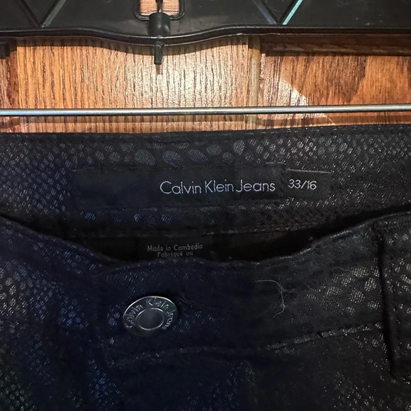 Black snakeskin look jeans - Picture 3 of 4